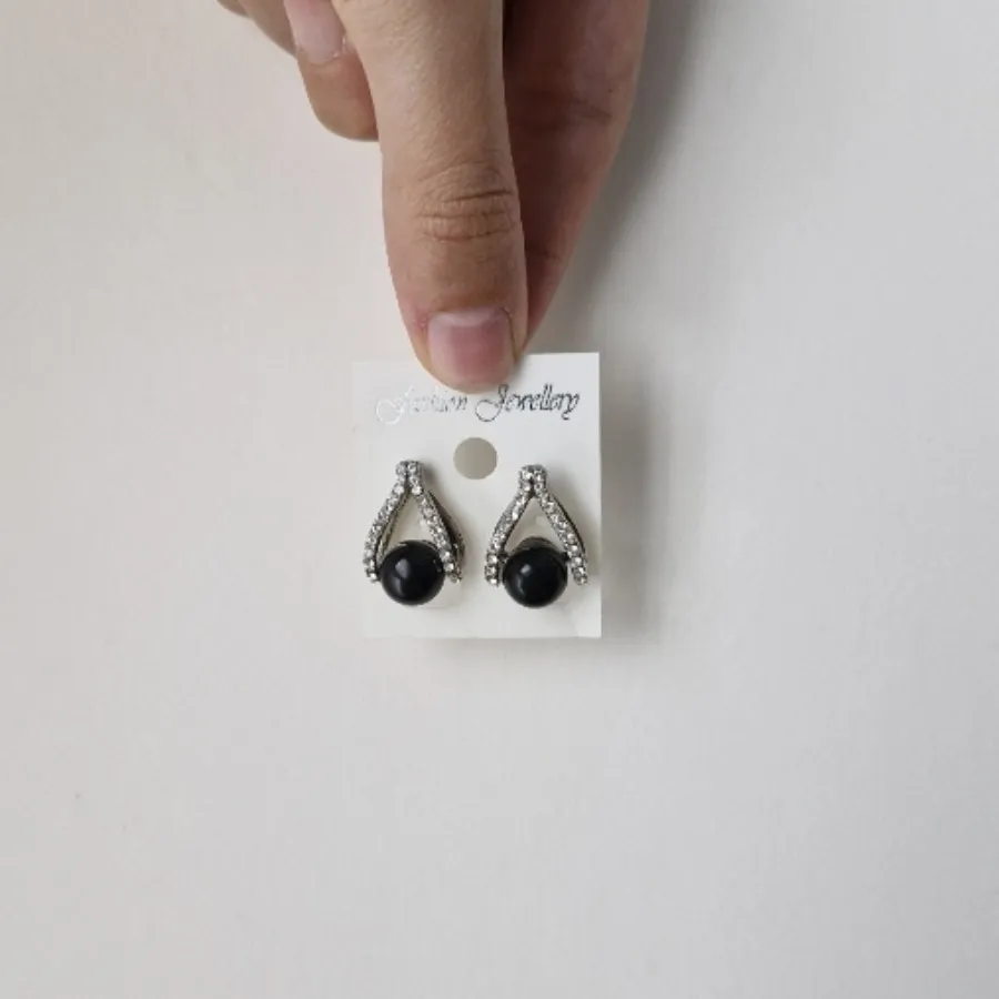 گوشواره نگین دار