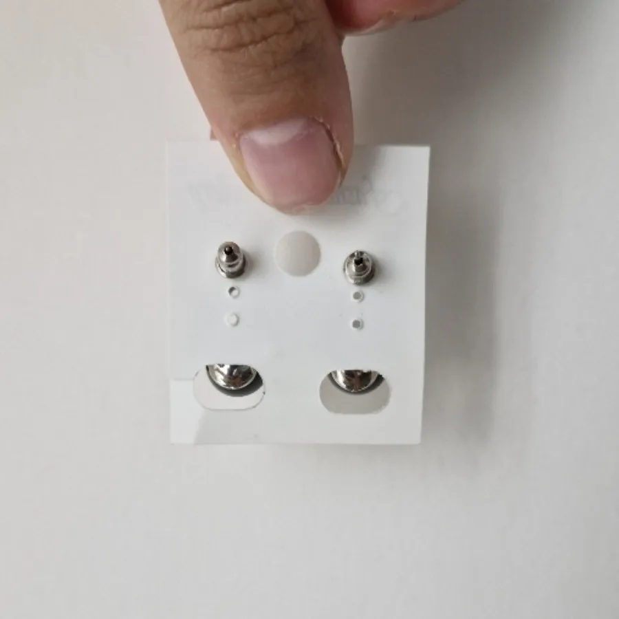 گوشواره نگین دار