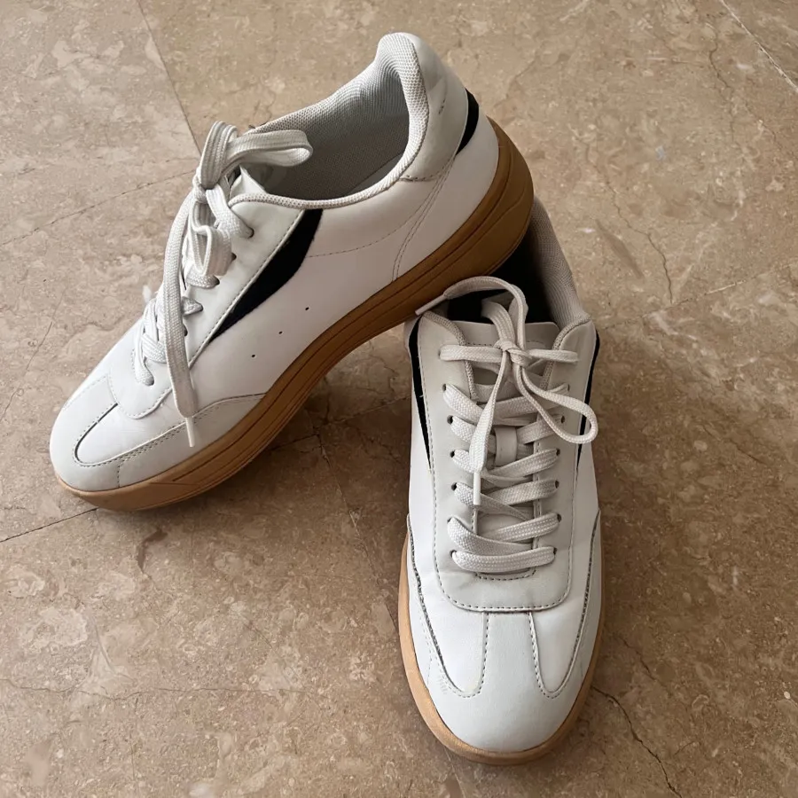 کتونی برشکا