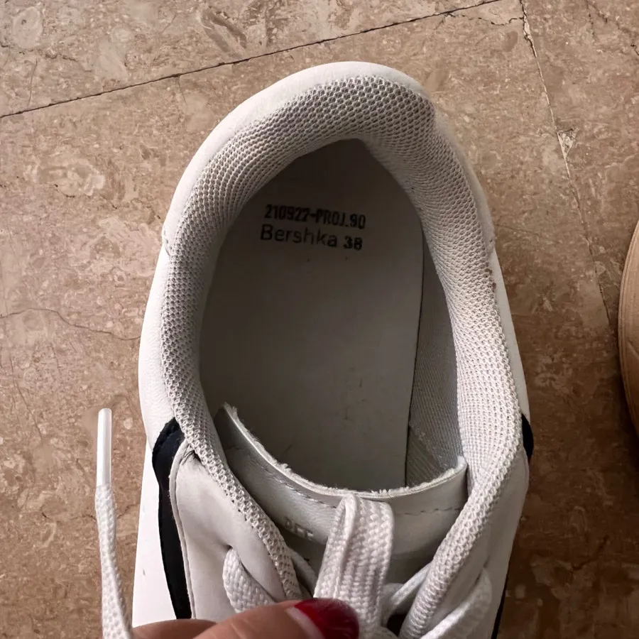 کتونی برشکا