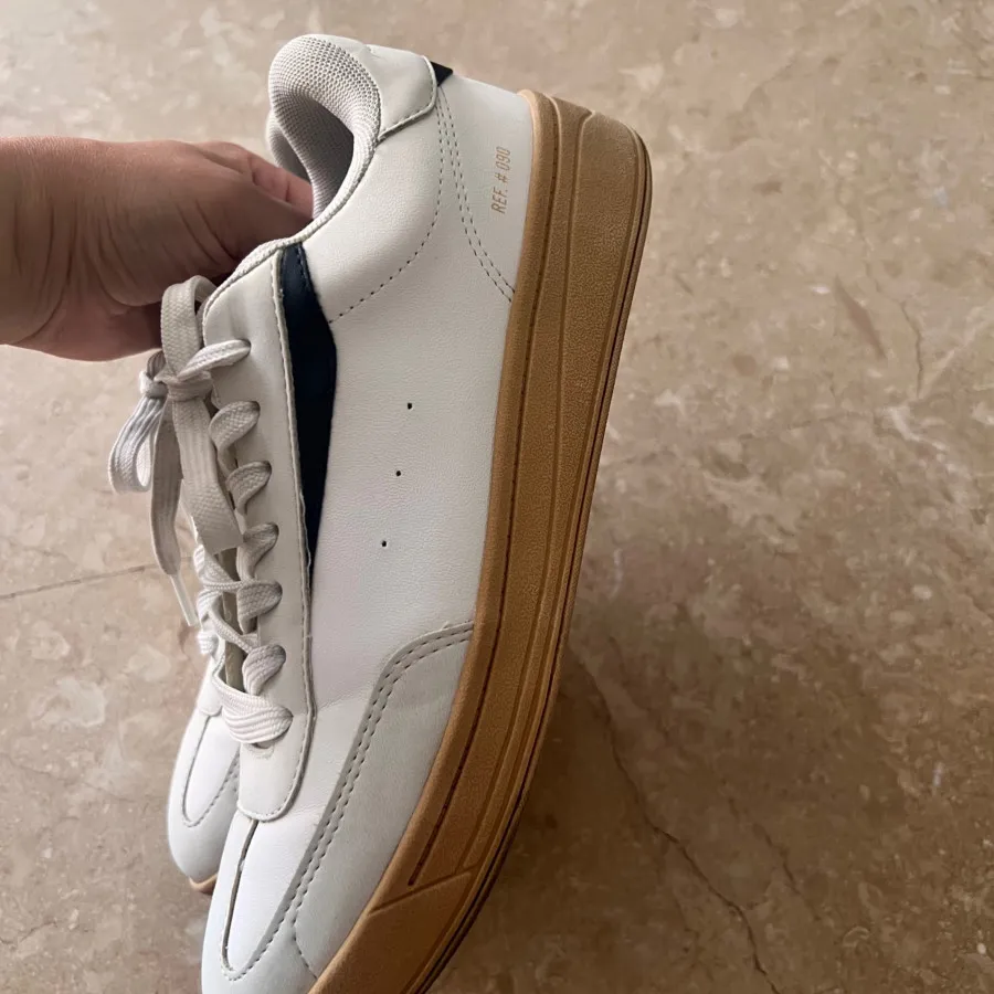 کتونی برشکا