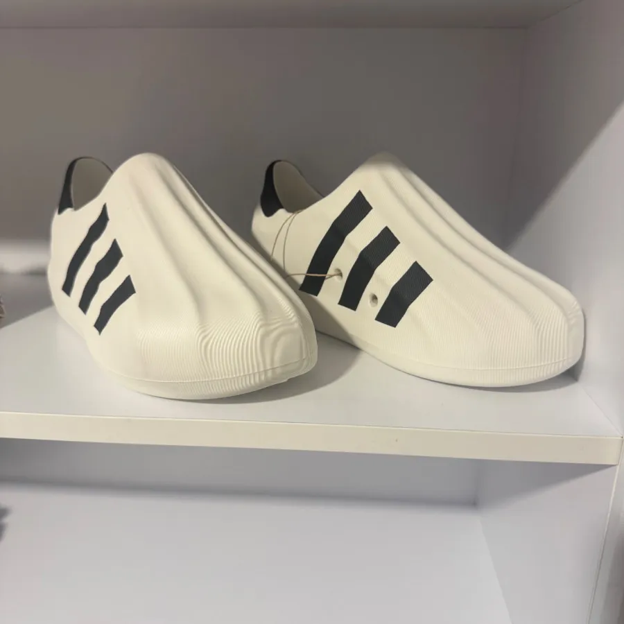 آدیداس اوریجینال adifom