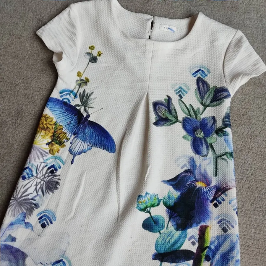 پیراهن دخترانه