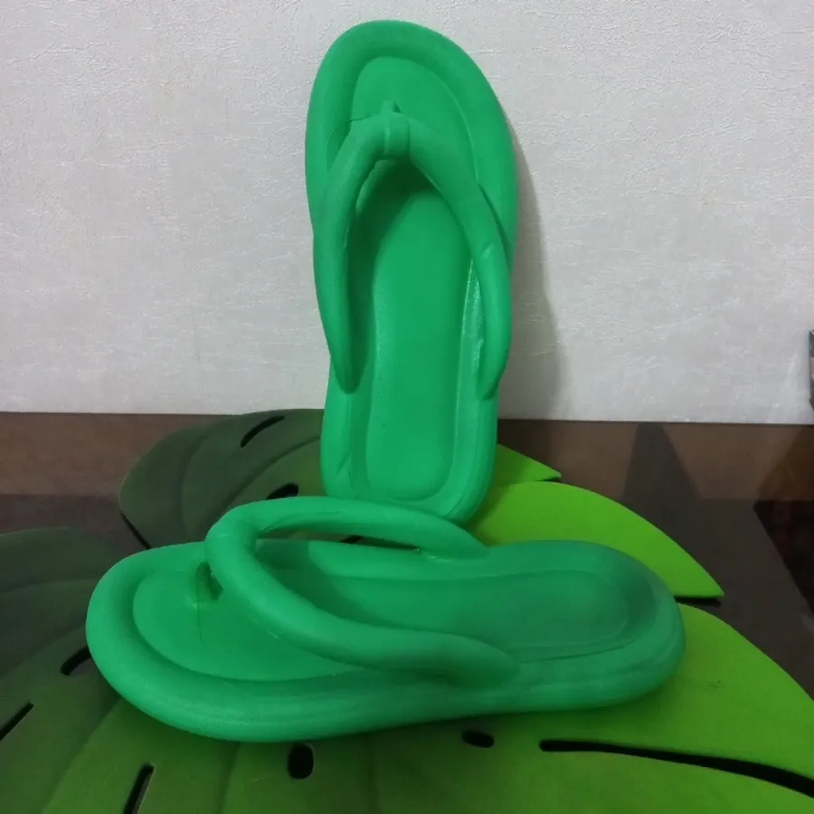 دمپایی  ساحلی