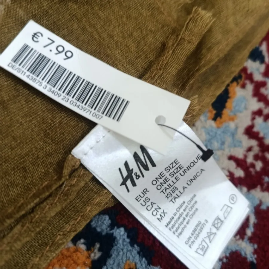 شال نخی اتکیت دار مارک HM