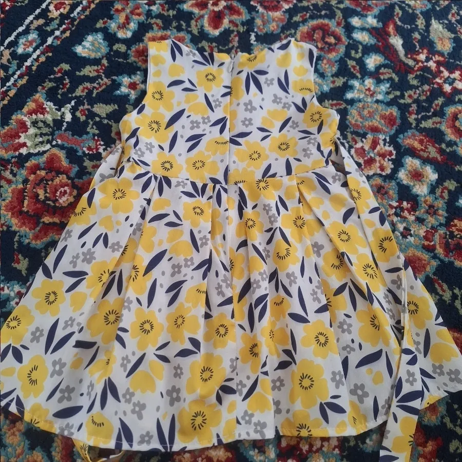 پیراهن دخترانه