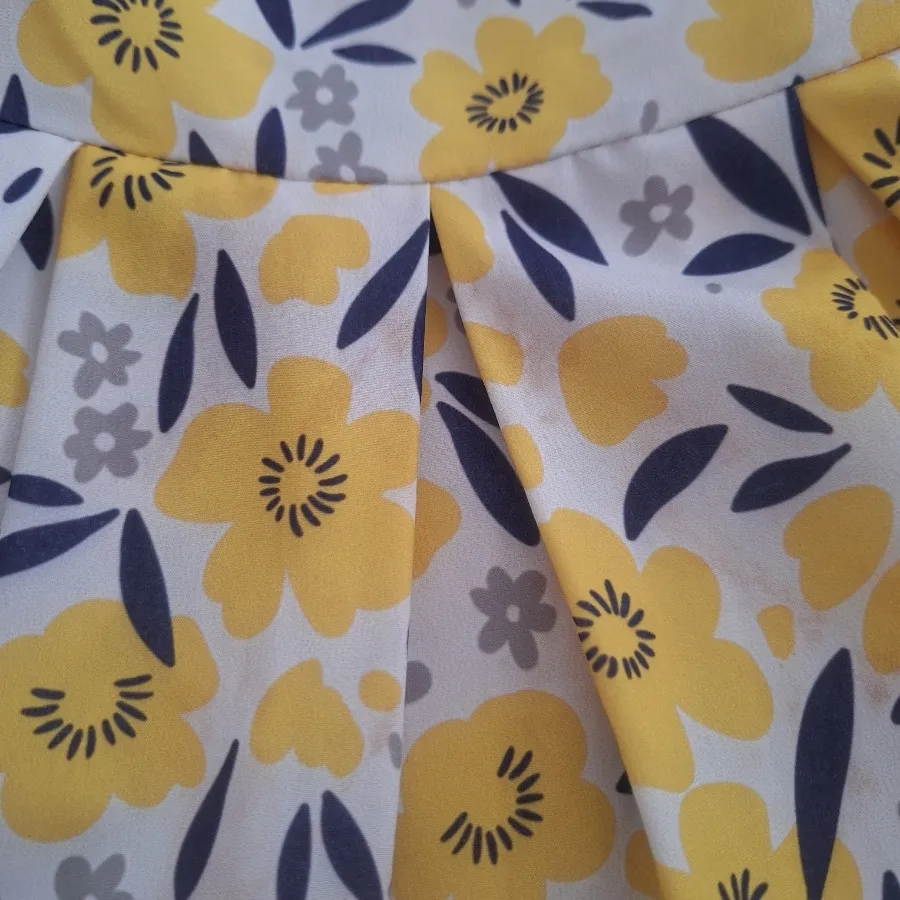 پیراهن دخترانه