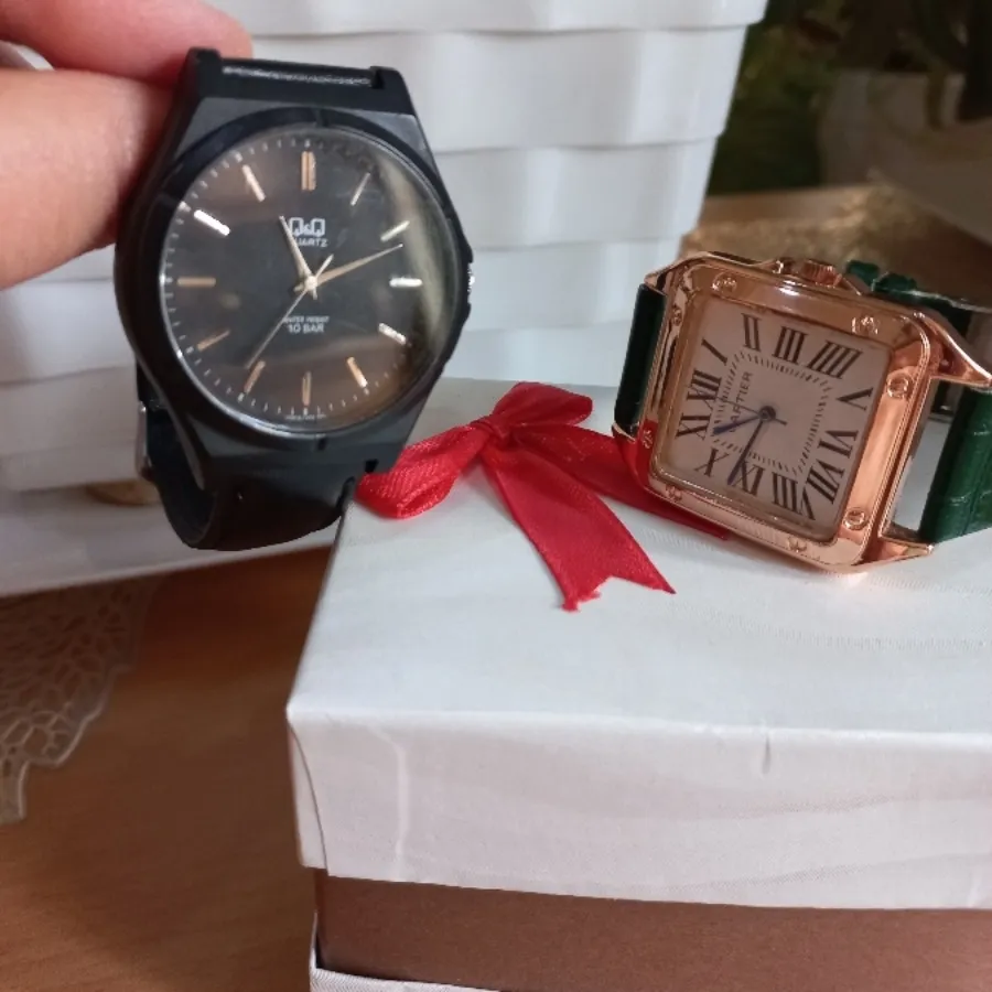 ساعت مچی (مشکی و یشمی)