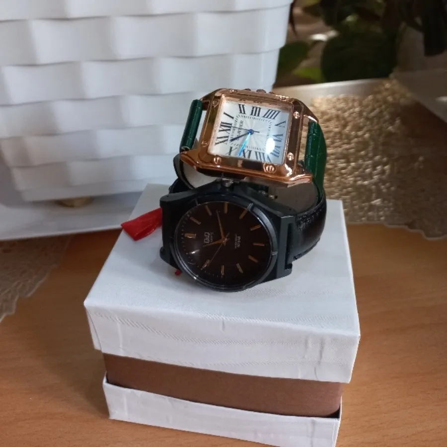 ساعت مچی (مشکی و یشمی)