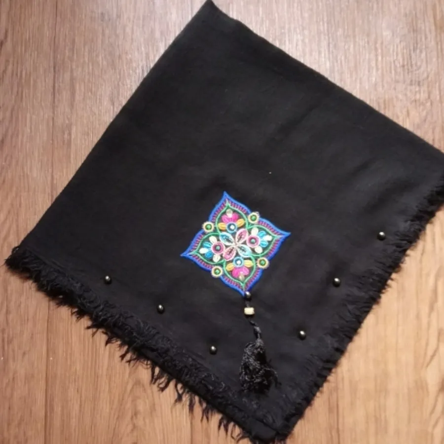 روسری نخی قواره دار