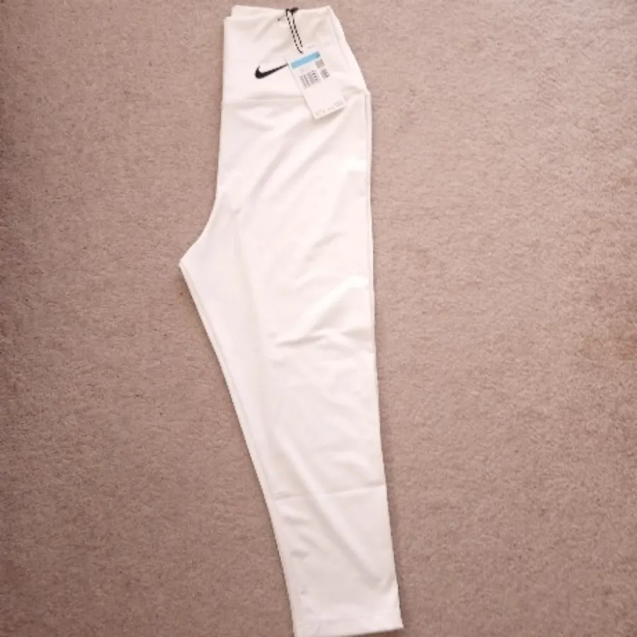 لگ ورزشی زنانه نایک