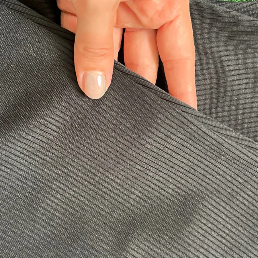 لگ کبریتی با کمر پهن