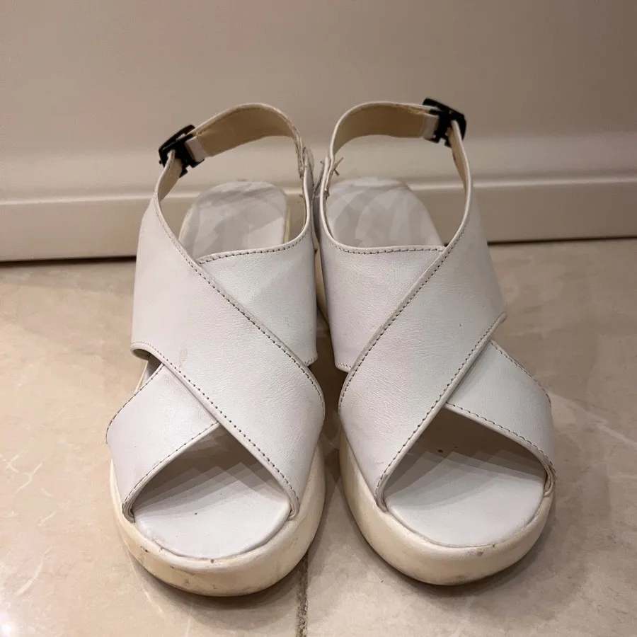 صندل لژدار ضربدری سفید