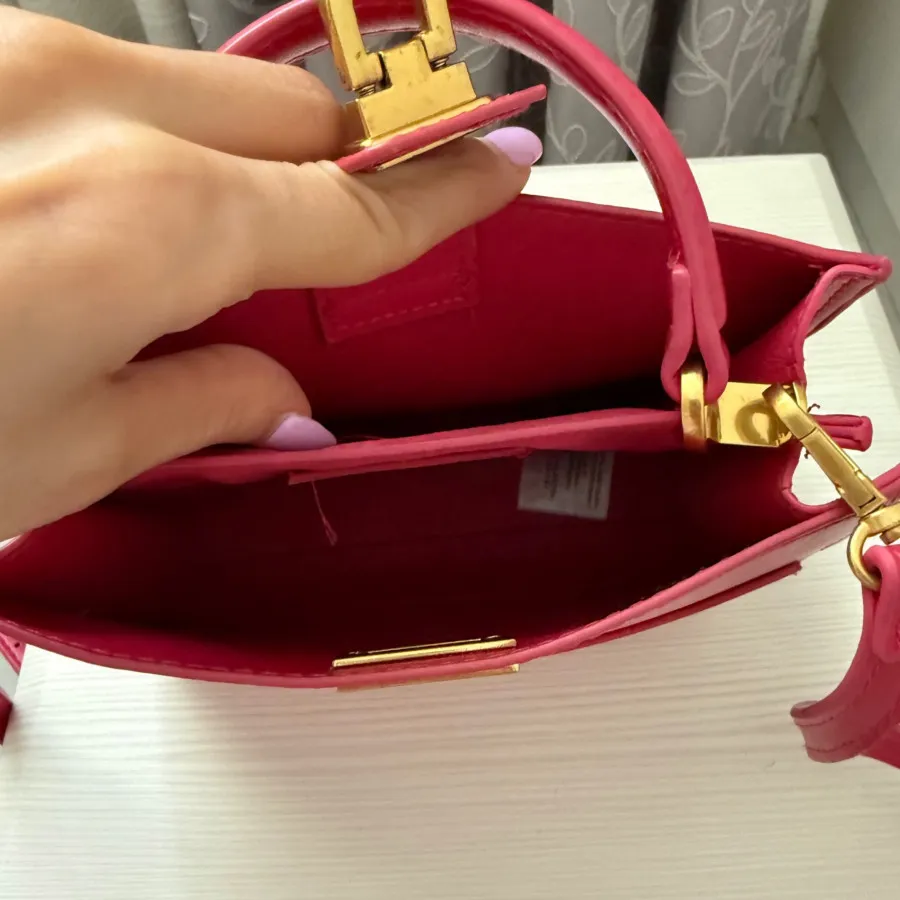 کیف سرخابی منگو