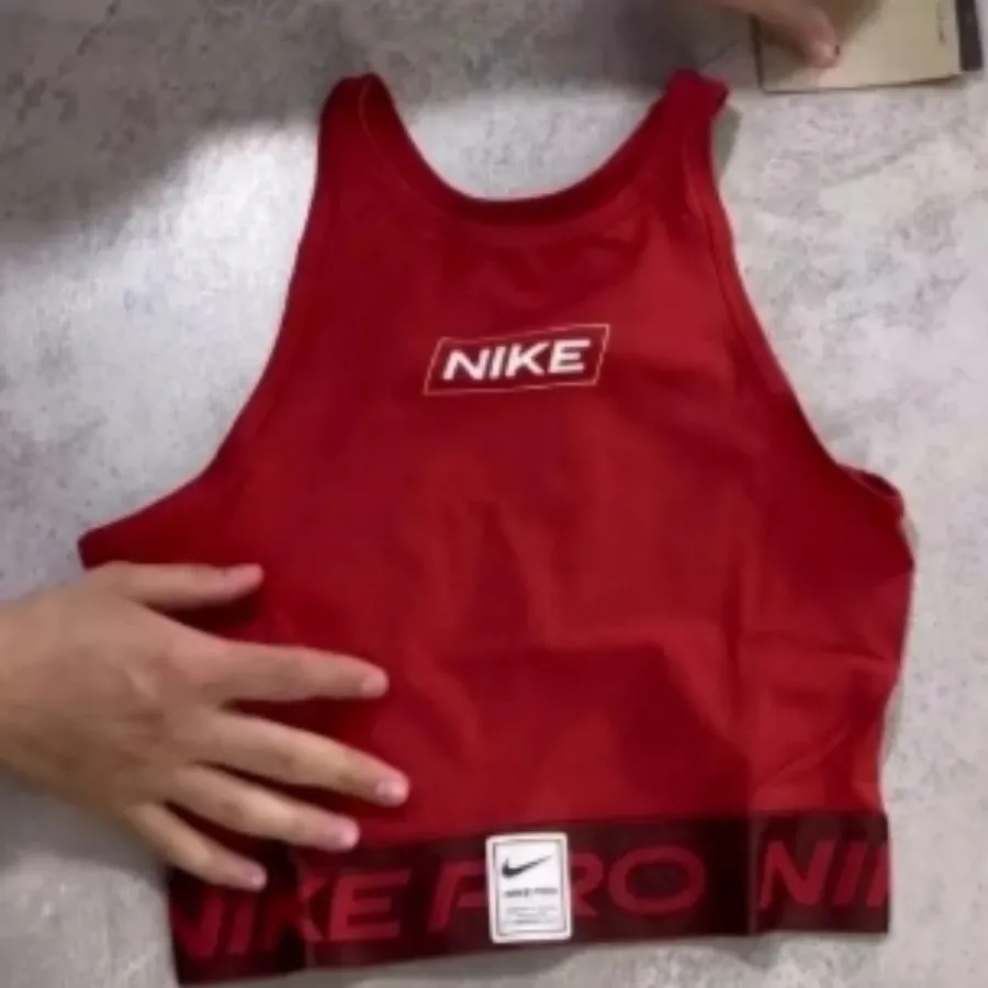 کراپ نیم تنه نایکی