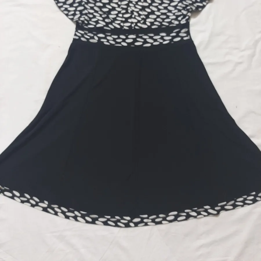 پیراهن خال دار