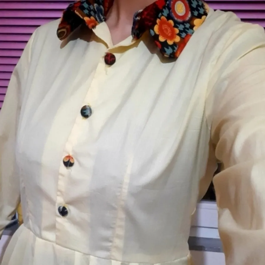 پیرهن زرد رنگ