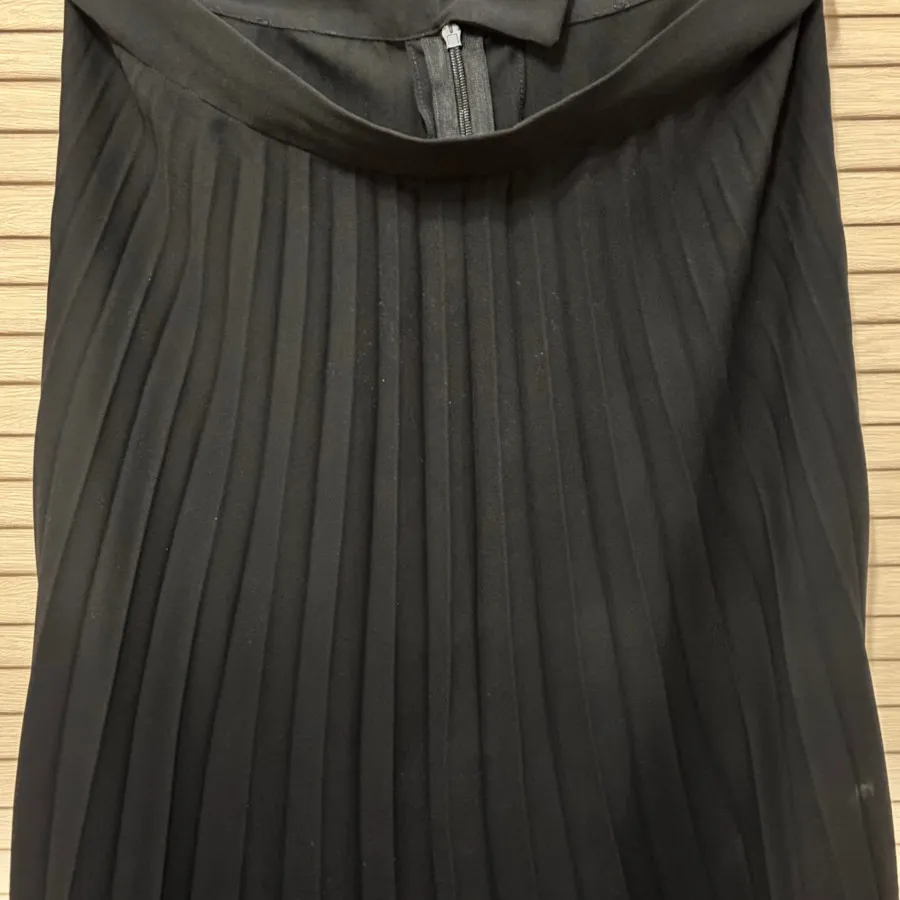 دامن مشکی پلیسه