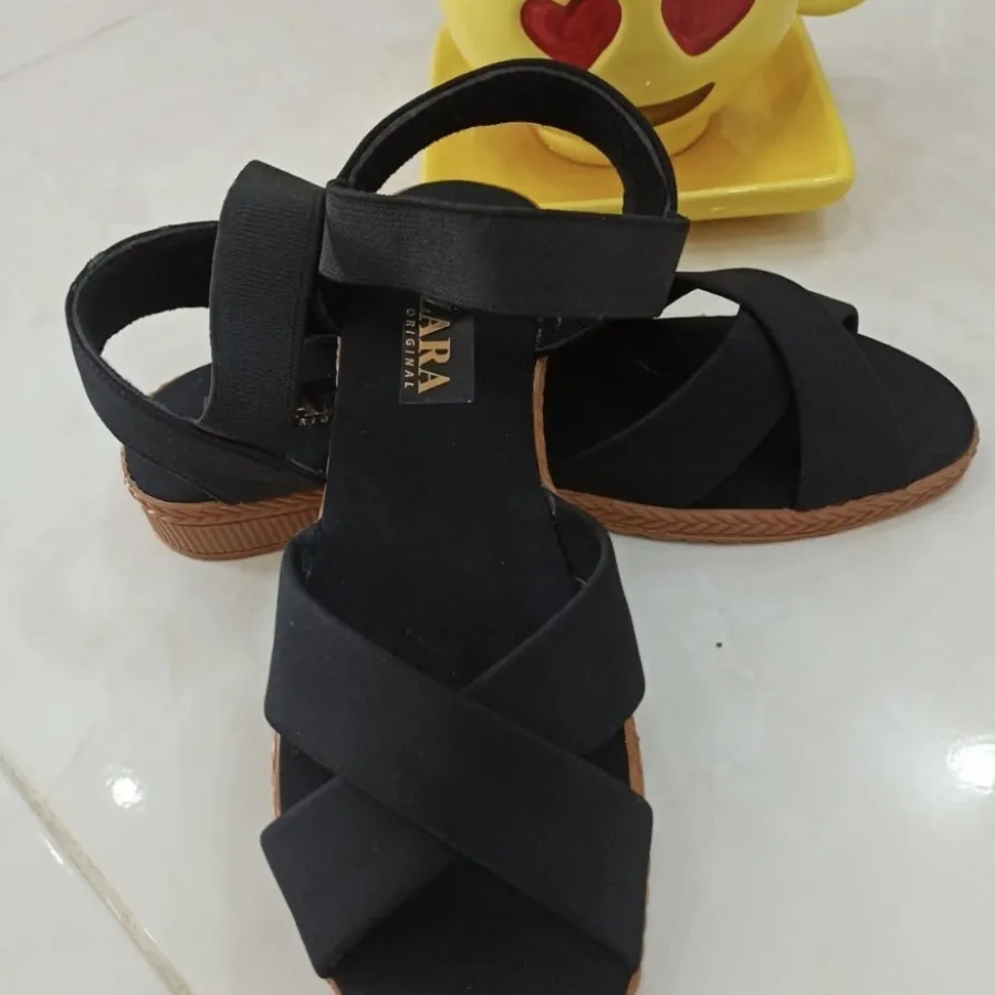 صندل و کفش راحتی