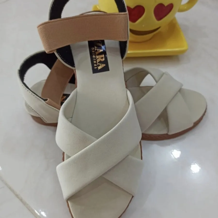 صندل و کفش راحتی