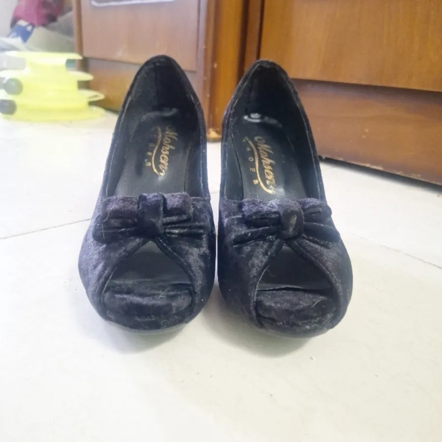 کفش پاشنه دار زنانه