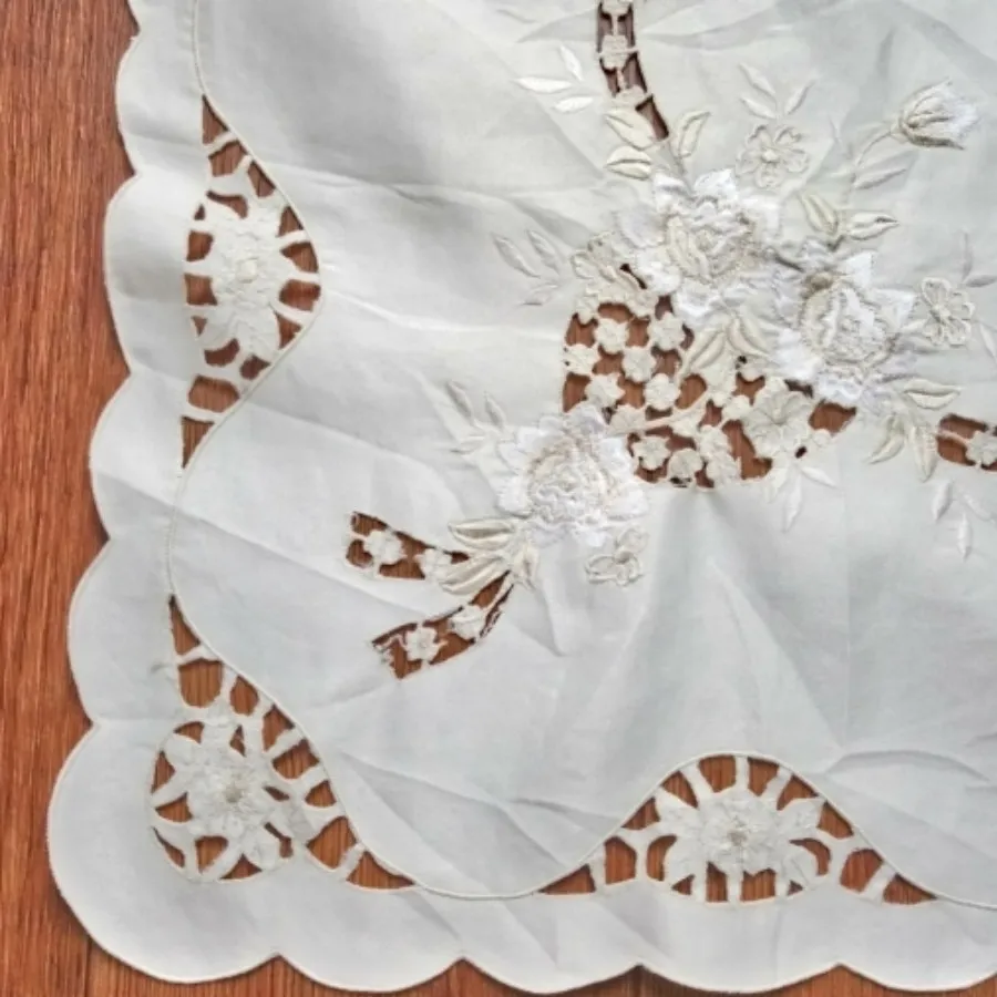 رومیزی ساتن خامه دوزی