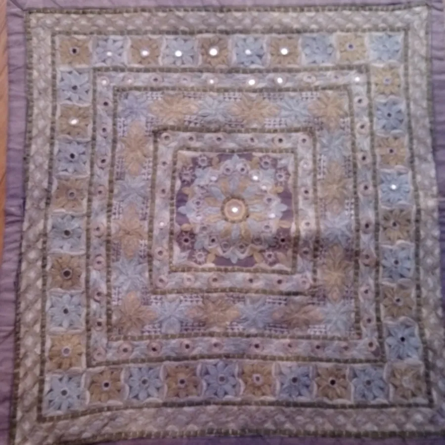 رومیزی اینه کاری