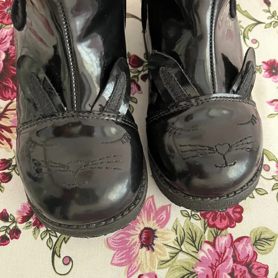 بوت دخترانه السی وایکیکی