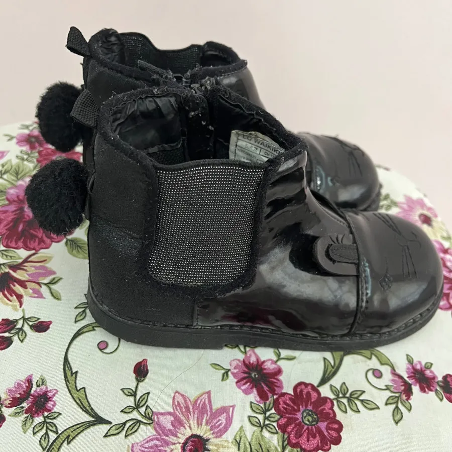 بوت دخترانه السی وایکیکی