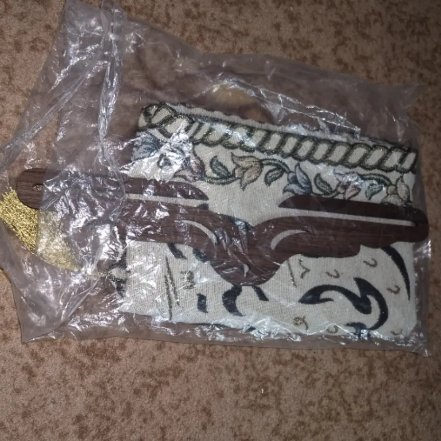 آویزی دیوار