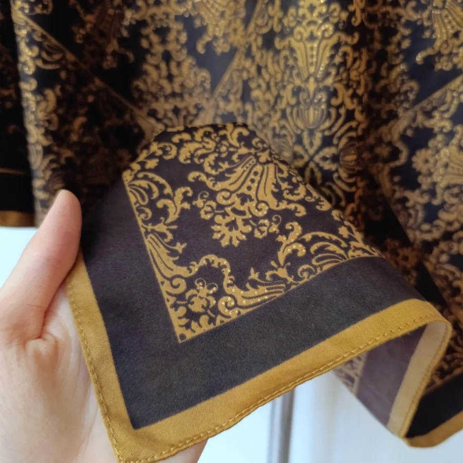 روسری ساتن قهوه ای