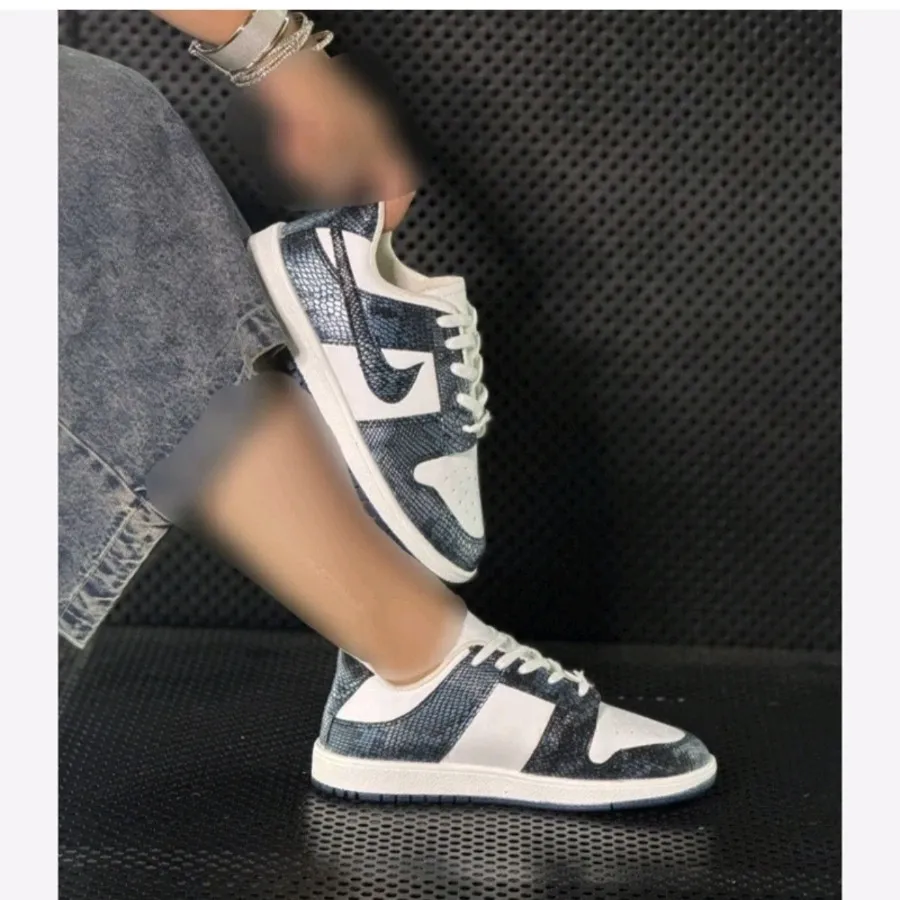 کفش کتونی جدید