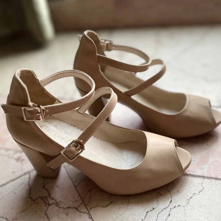 کفش مجلسی کرم