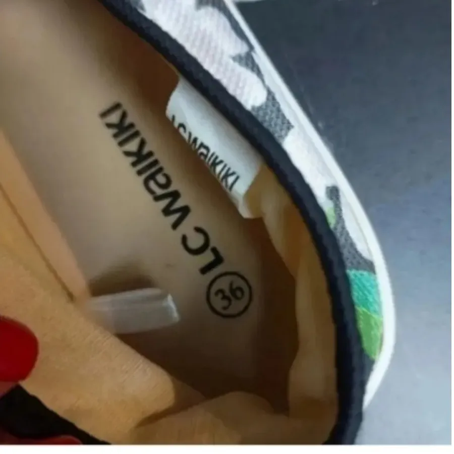 کفش ال سی والکیکی