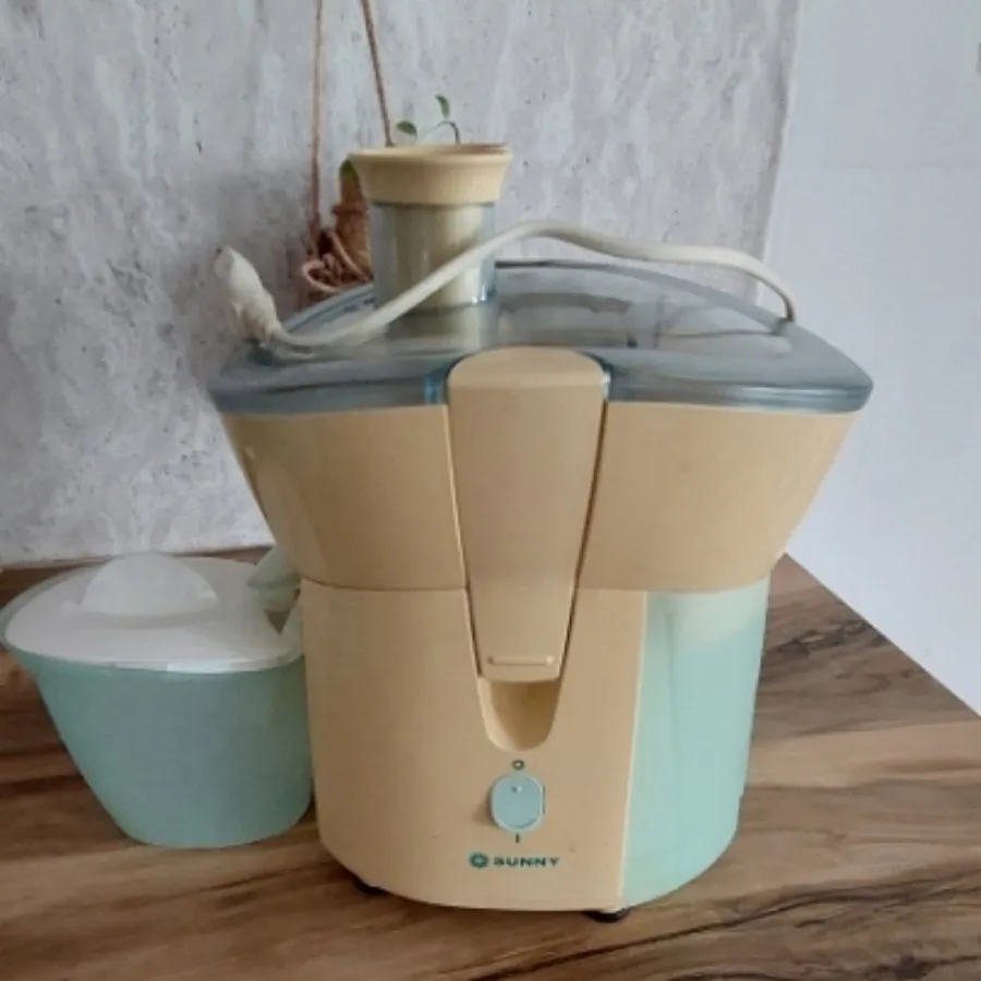 آبمیوه گیری برقی