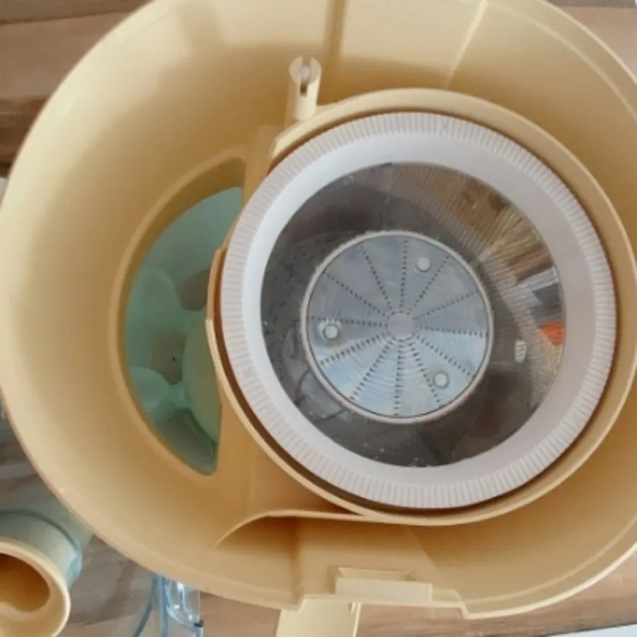 آبمیوه گیری برقی