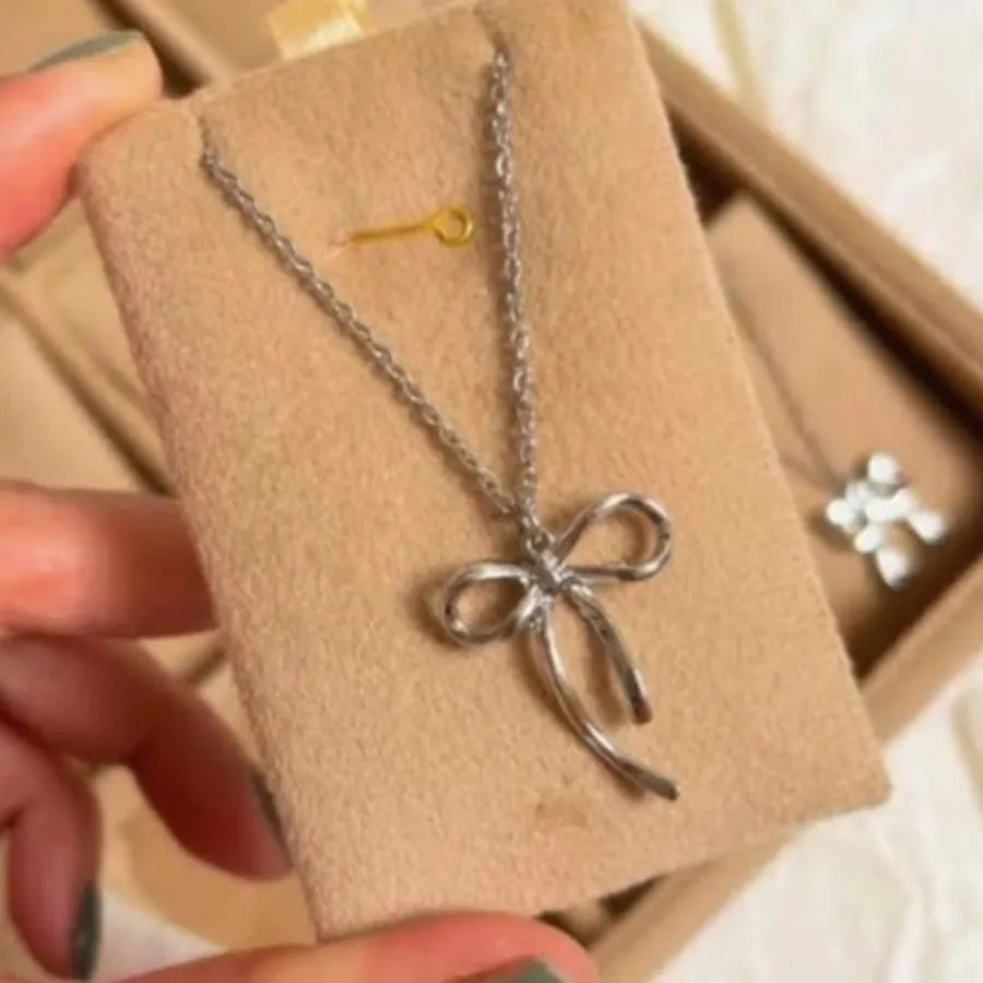 گردنبند پاپیونی کیوت?