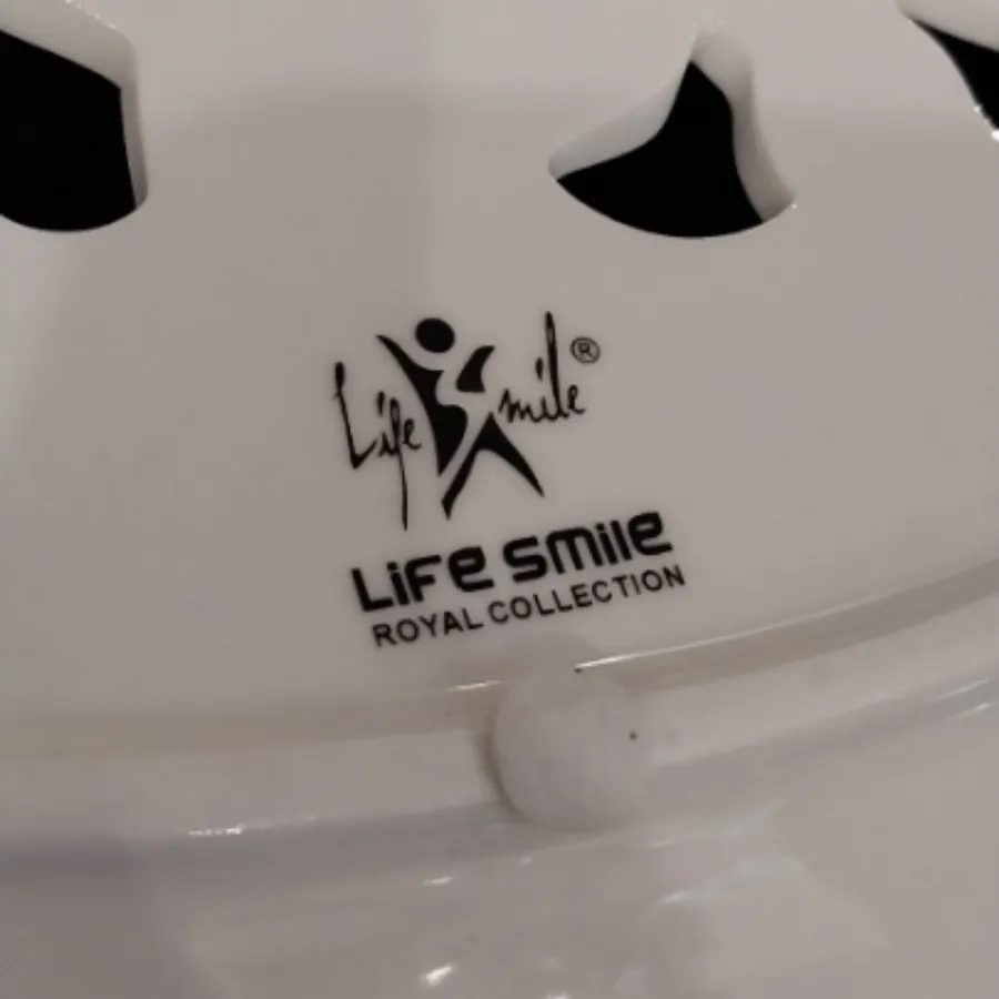 شیرینی خوری سفید