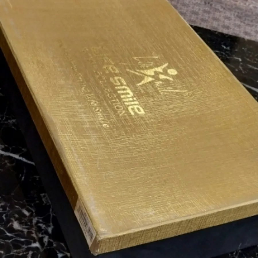 شیرینی خوری سفید