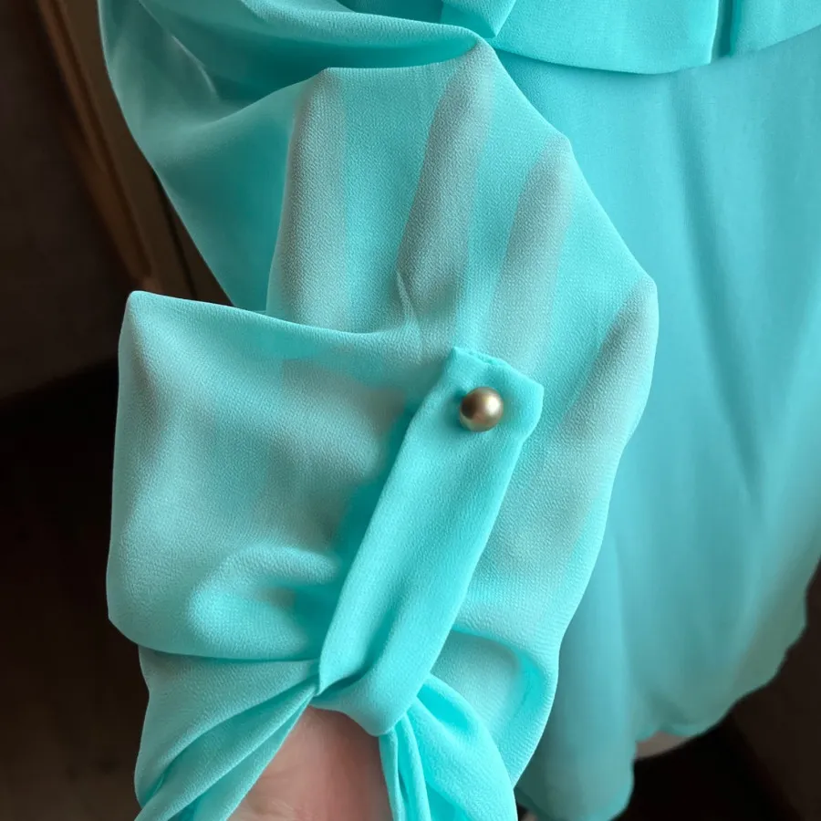 شومیز آبی فیروزه‌ای