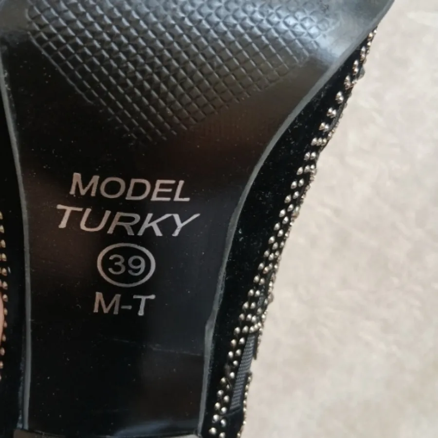 کفش پاشنه مجلسی