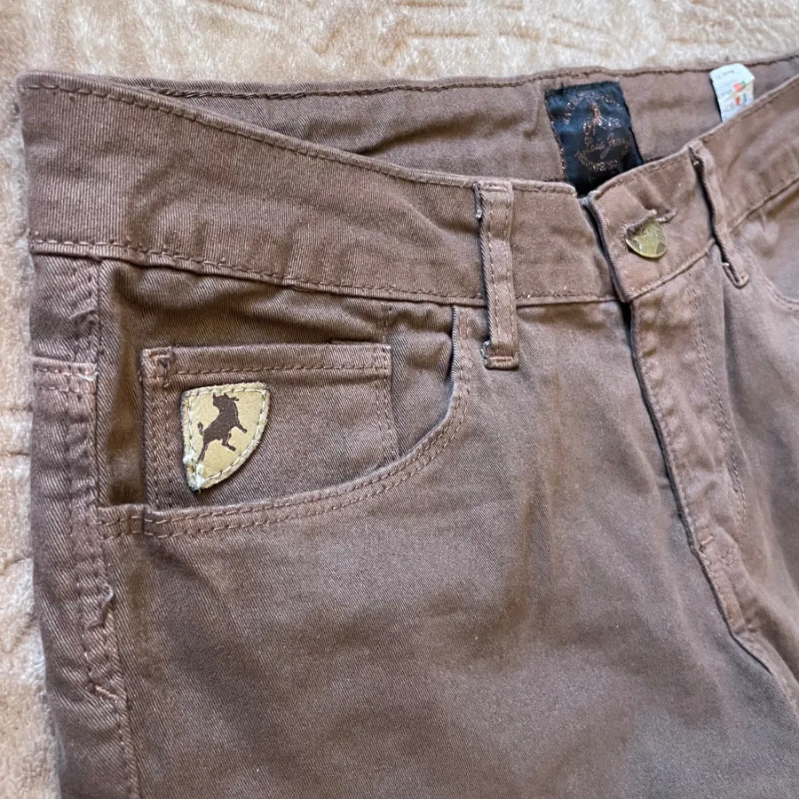 شلوار جین قهوه ای