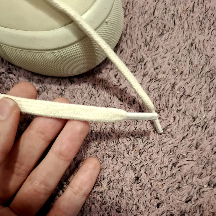 کفش کتونی شیری و مشکی