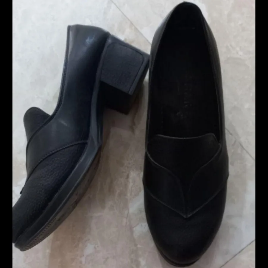 کفش ها در حد نو