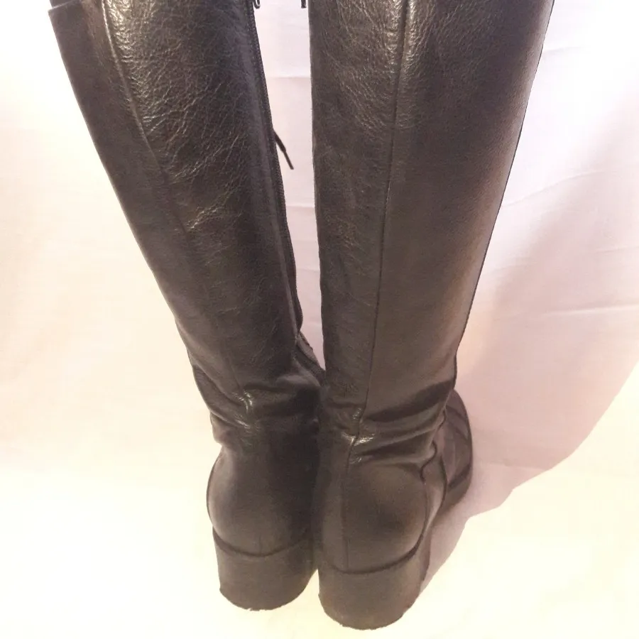 بوت  چرم بنتون