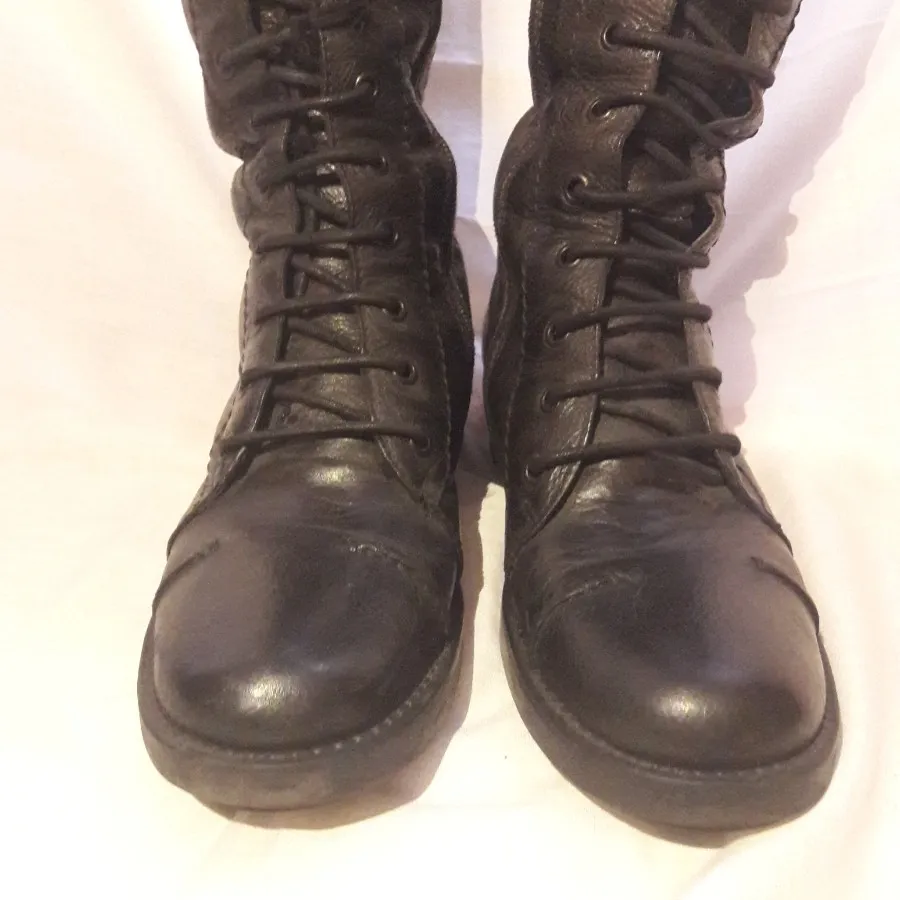 بوت  چرم بنتون