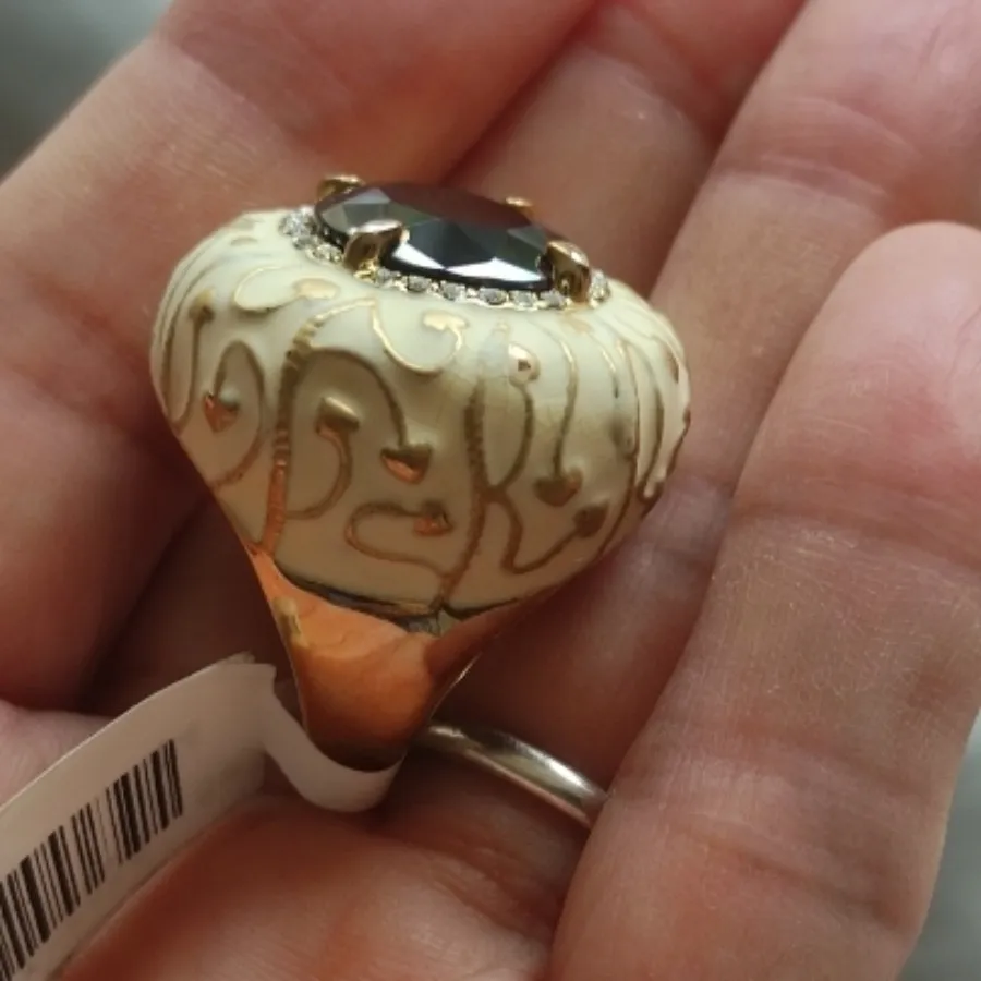 انگشتر بسیار خاص وزیبا