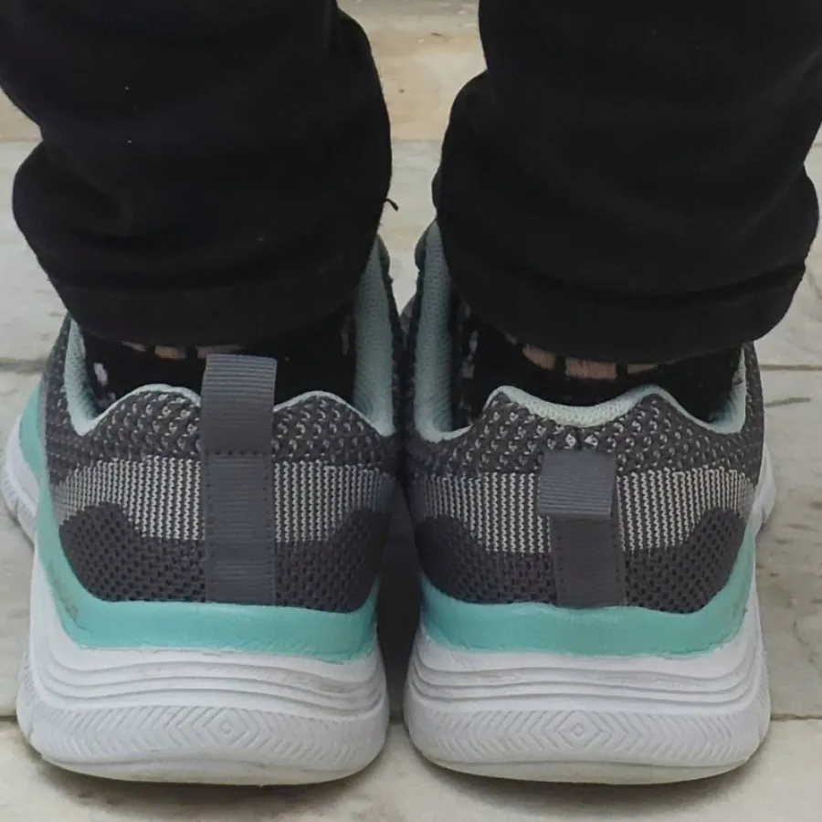 کتانی اسکیچرز 37