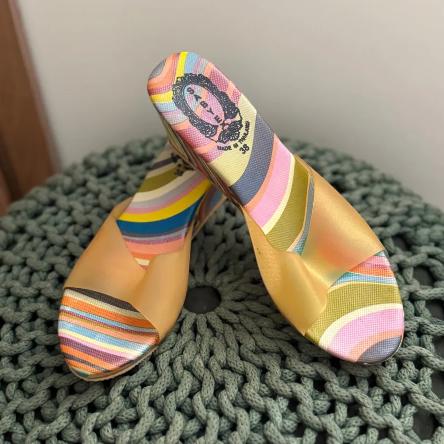 صندل لژدار تلقی