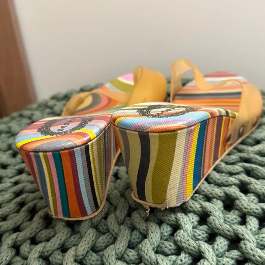 صندل لژدار تلقی